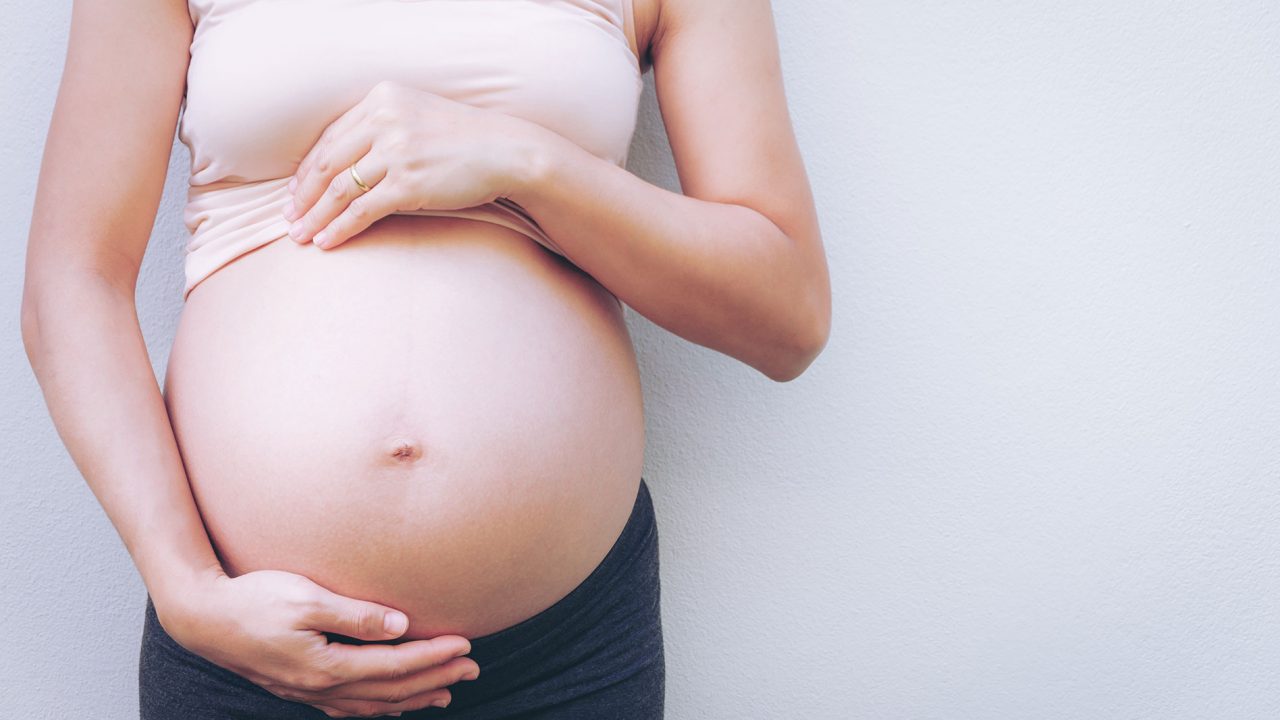 Υπογονιμότητα – Εξωσωματική γονιμοποίηση: 6 ερωτήματα που απασχολούν κάθε ζευγάρι – Όλες οι απαντήσεις